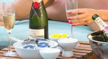 Kubu Villas Seminyak - Kubu Café, In-Villa Dining and BBQ - Dining Experiences