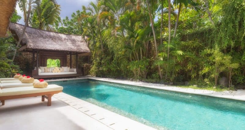 3-bedroom-luxury-bali-villa-pool-v3-Hero