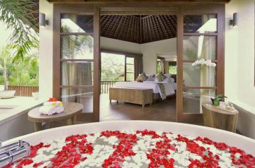 Villa Kubu Deluxe Two Bedroom Bathroom 3 Seminyak Bali